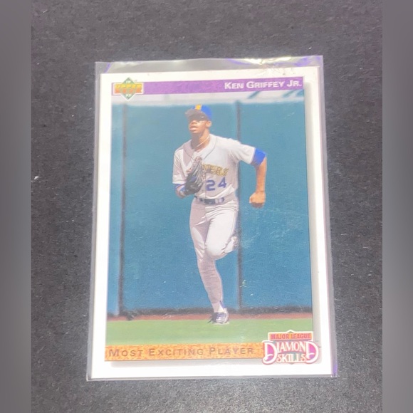 Ken Griffey Jr. Cards (2) 1991 - Picture 5 of 6